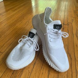 BRAND NEW White Unisex Tennis/Casual Shoes